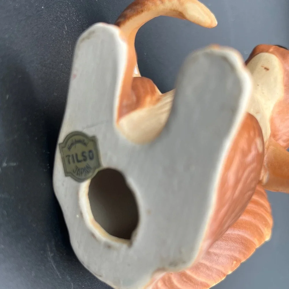 N/A kitschy squirrel